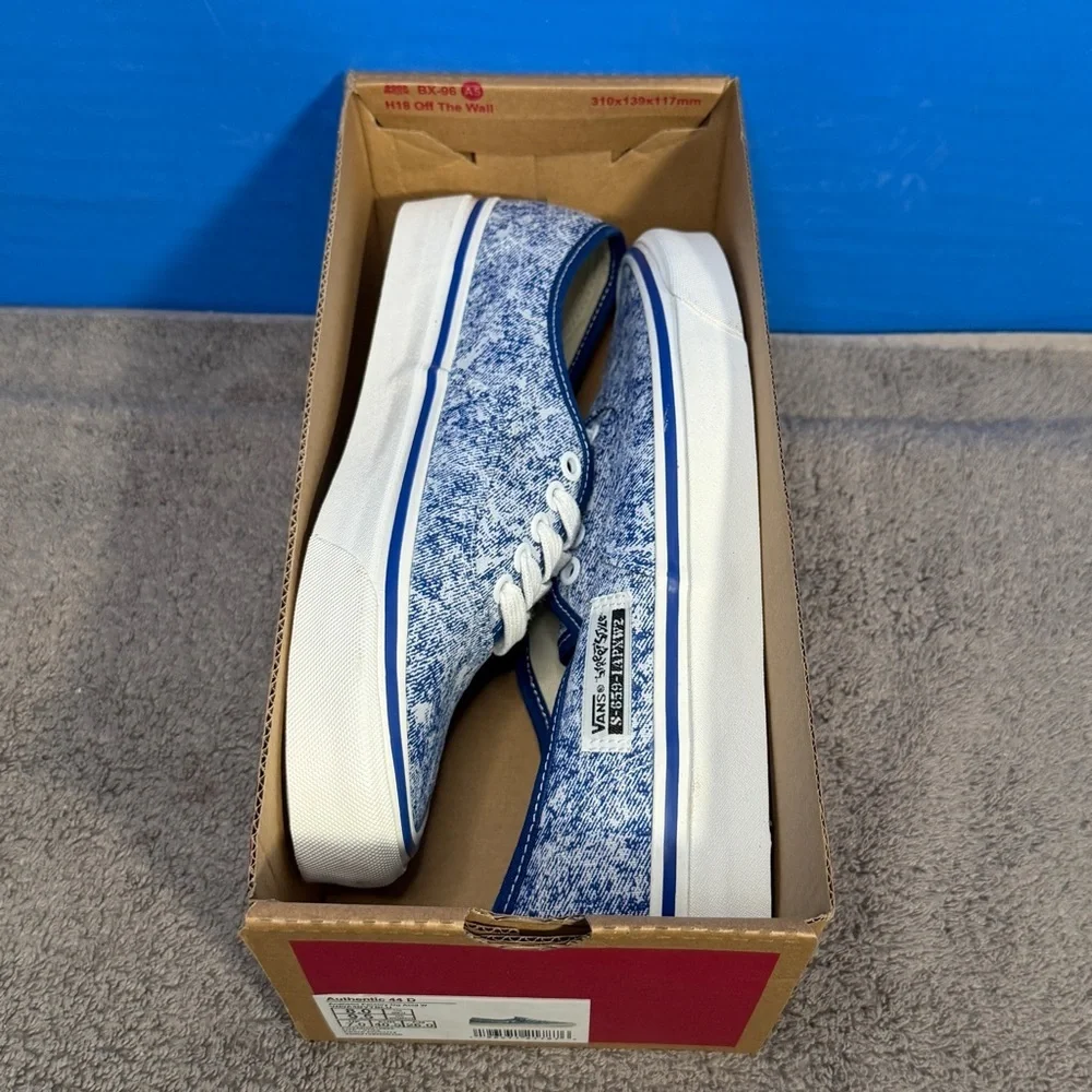 Vans authentic 44 D Brand new